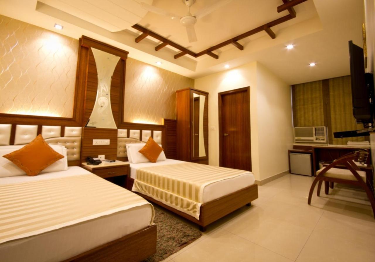 The Aster Karol Bagh Homely Atmosphere นิวเดลี ภายนอก รูปภาพ