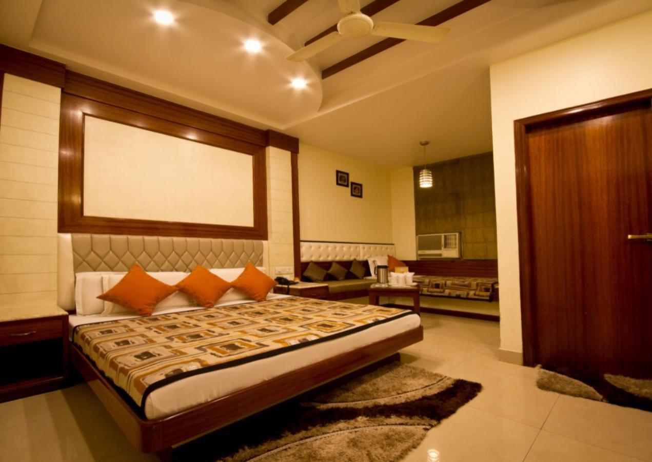 The Aster Karol Bagh Homely Atmosphere นิวเดลี ภายนอก รูปภาพ
