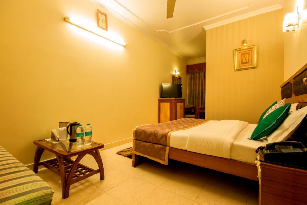 The Aster Karol Bagh Homely Atmosphere นิวเดลี ภายนอก รูปภาพ